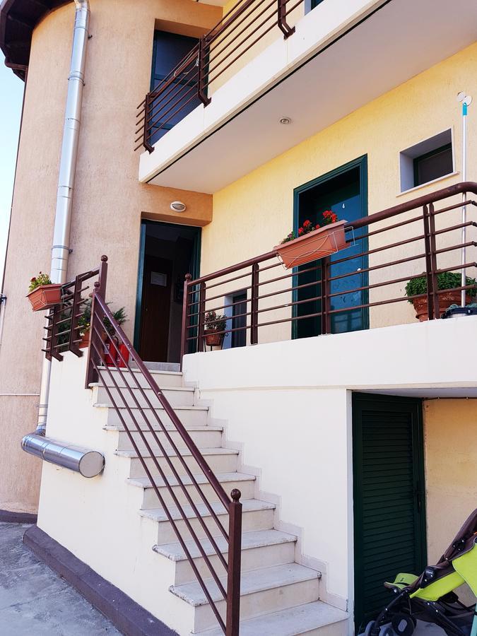 Elena Apartments อัสโปรวาลตา ภายนอก รูปภาพ